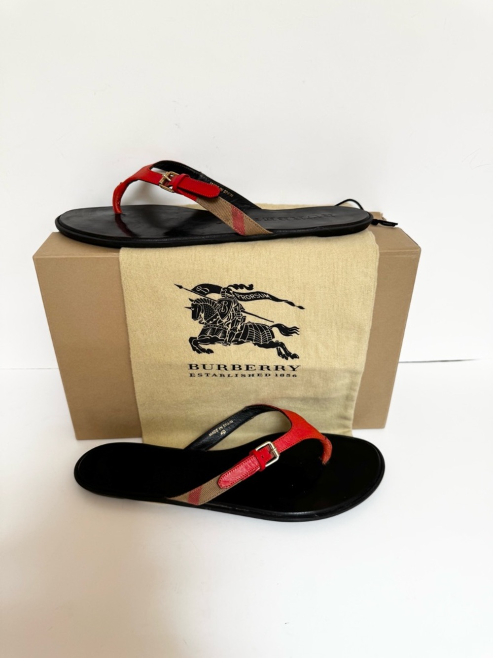 Burberry Women’s Orange Leather Thong Sandals with Signature Check Strap Size 9 - Picture 10 of 10